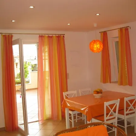 In With Sea View, Terrace, Air Conditioning, Wifi 3739-3 Apartment