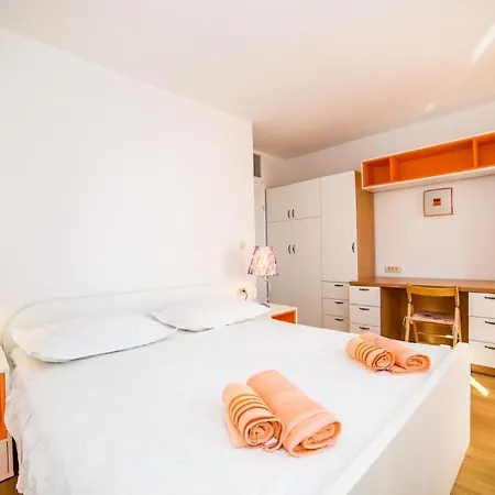 In With Sea View, Terrace, Air Conditioning, Wifi 3739-3